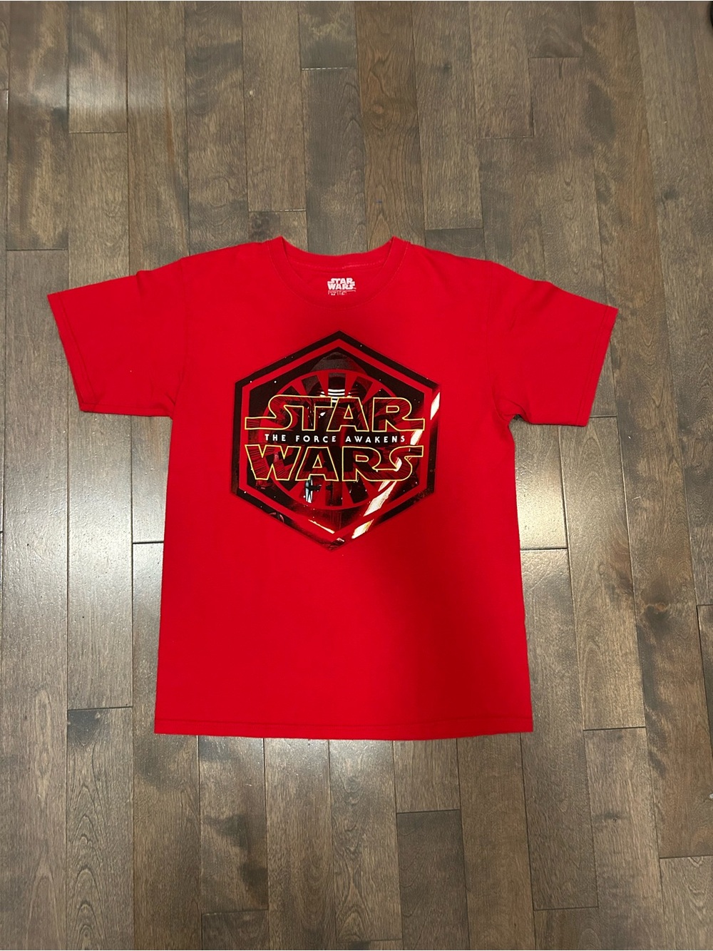 Star Wars The Force Awakens (2015) Red Graphic T-Shirt Tee, Size M
